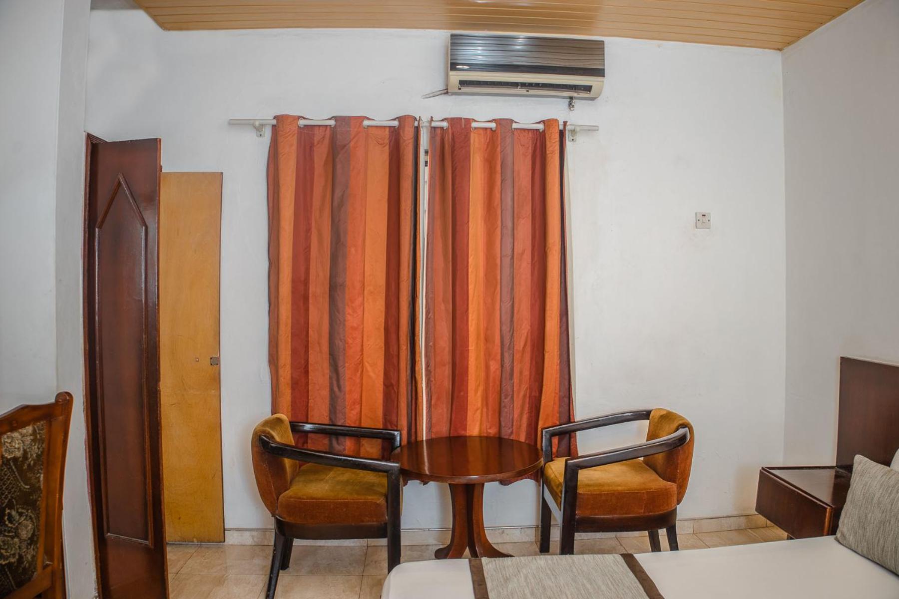 Stadium Hotel Кумаси Экстерьер фото